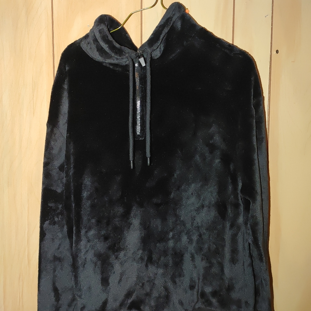 Secret treasures sleepwear top